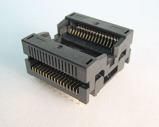 Sensata 652D0322211 open top, 32 pin TSOP Type 2 test socket.